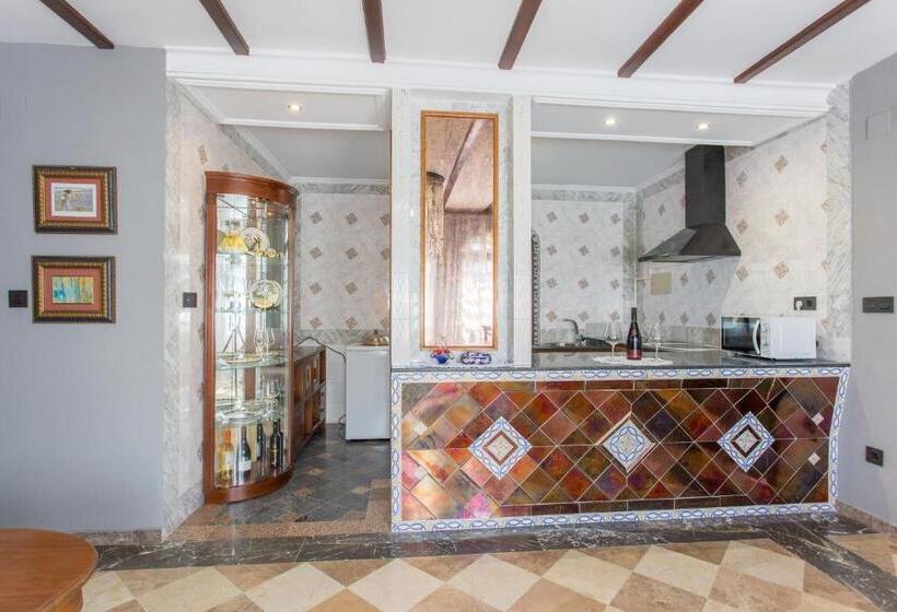 Семейный Номер, Apartamentos Gaudi Style