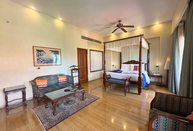 Люкс, Acron Candolim Regina