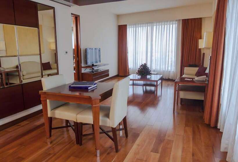 سوییت اجرایی, Courtyard By Marriott Ahmedabad