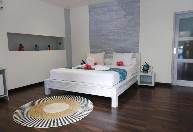 Люкс Вид на Бассейн, Danima Resort