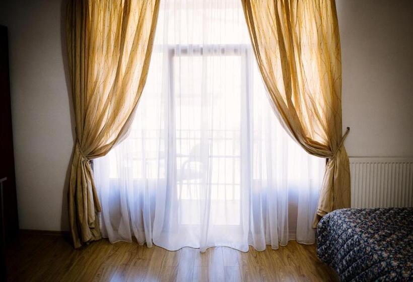 اتاق استاندارد چهارنفره با بالکن, Class