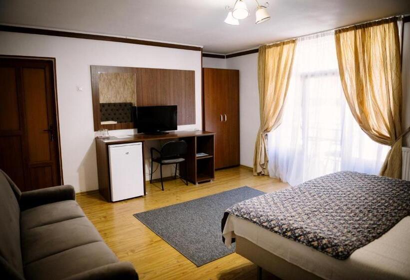 اتاق استاندارد چهارنفره با بالکن, Class