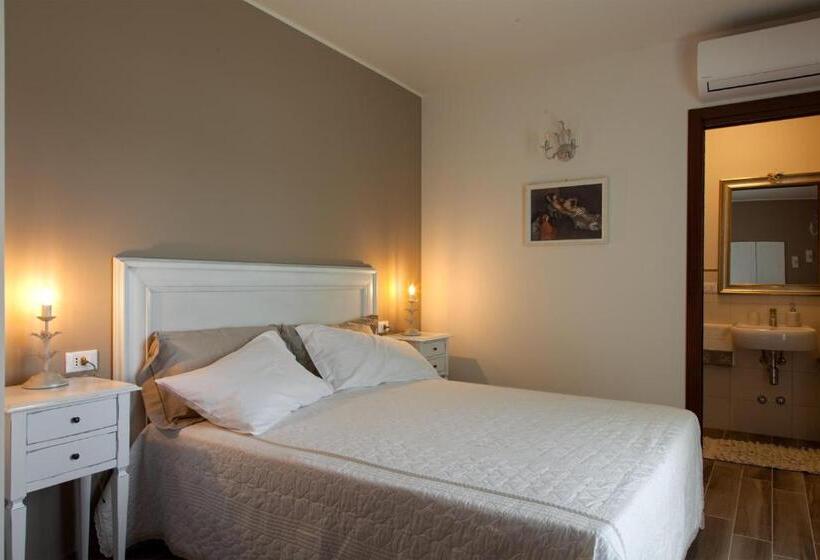 Номер Стандарт с Балконом, Al Borgo Rooms
