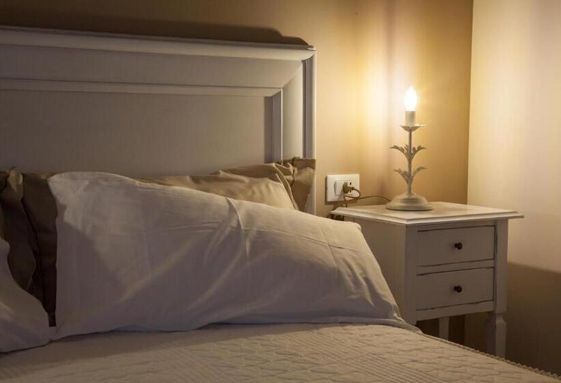 Номер Стандарт с Балконом, Al Borgo Rooms