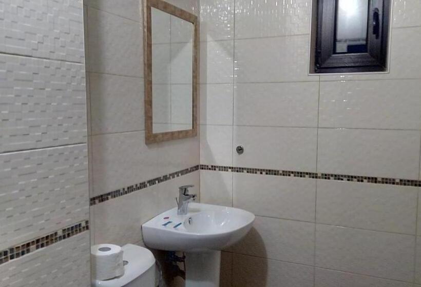 Четырехместный Номер Стандарт с Балконом, Guesthouse White Margarit