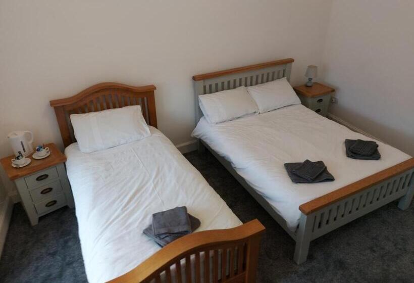 Quarto Familiar, Maze Serviced Apartment