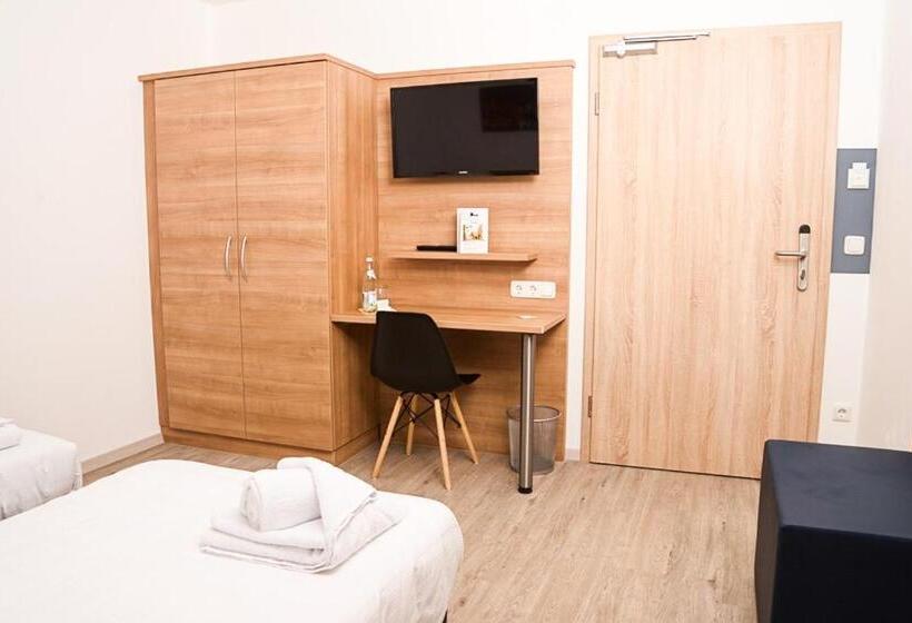 Номер Economy, Sunny Hotel Straubing