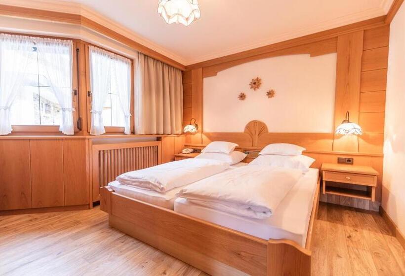 Apartamento 3 Dormitórios, Garni Apart Tina