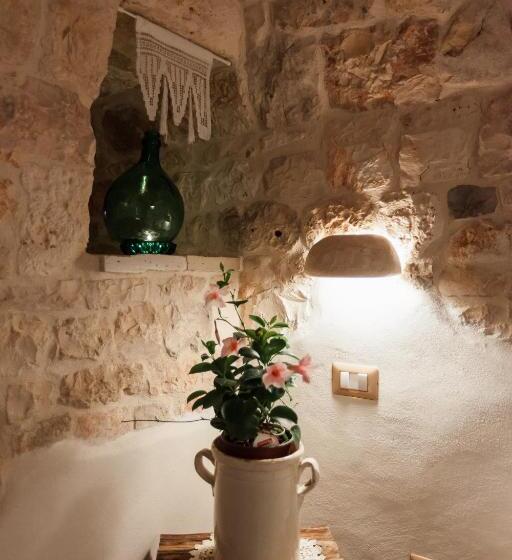 اتاق لوکس چهار تخته, I Trulli Del Tupparello