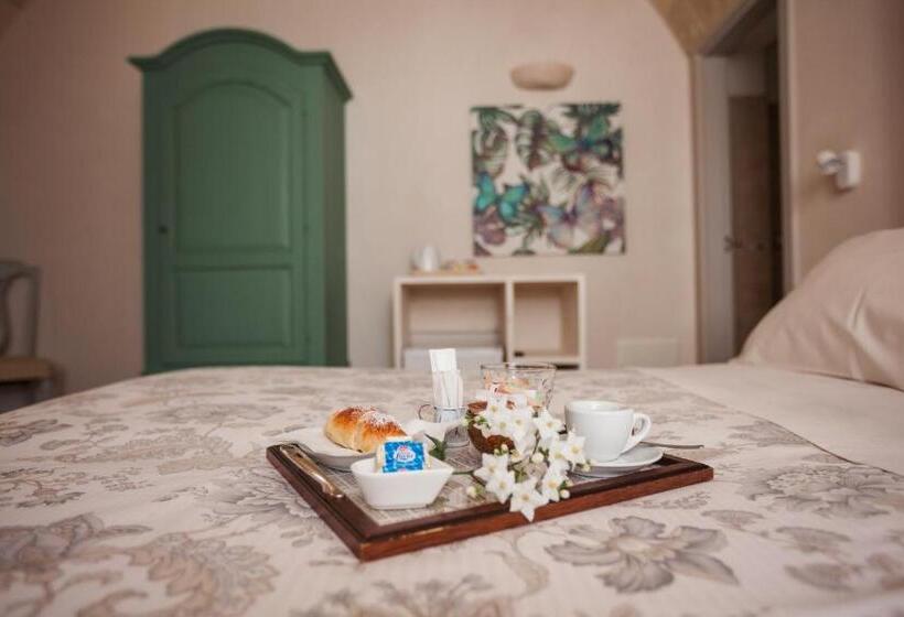 اتاق استاندارد سه نفره, I Trulli Del Tupparello