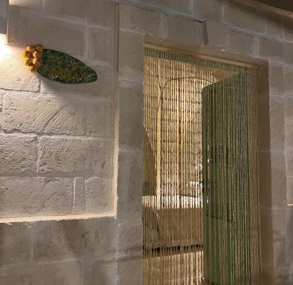 سوئیت با وان آب گرم, I Trulli Del Tupparello