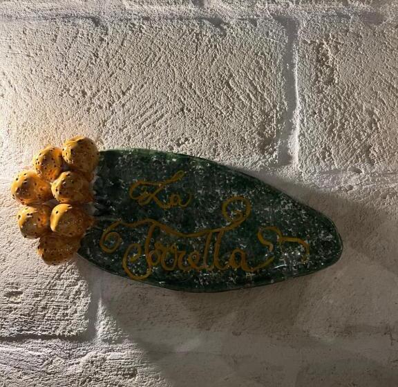 سوئیت با وان آب گرم, I Trulli Del Tupparello