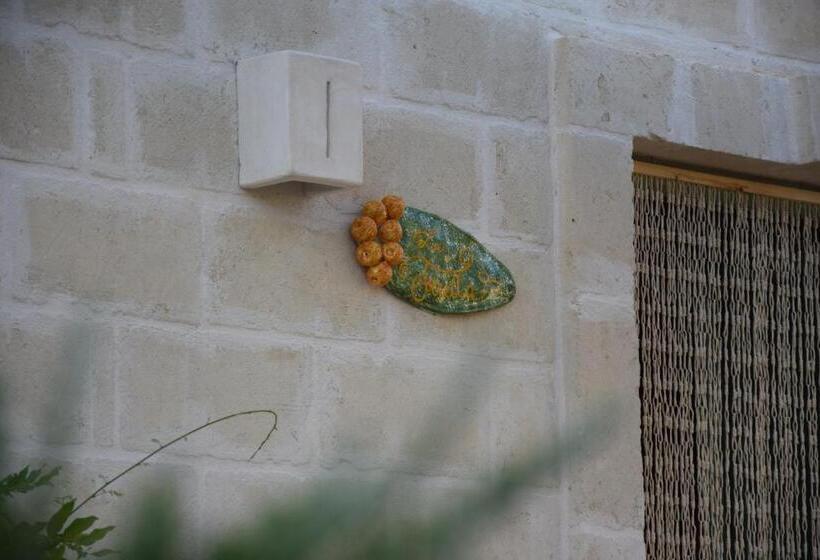 سوئیت با وان آب گرم, I Trulli Del Tupparello