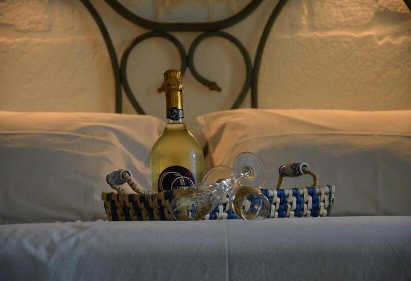 سوئیت با وان آب گرم, I Trulli Del Tupparello