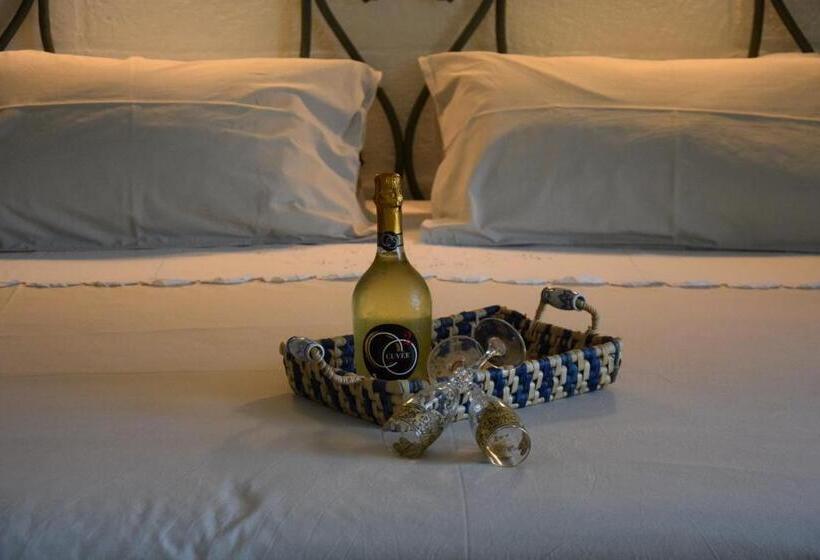 سوئیت با وان آب گرم, I Trulli Del Tupparello