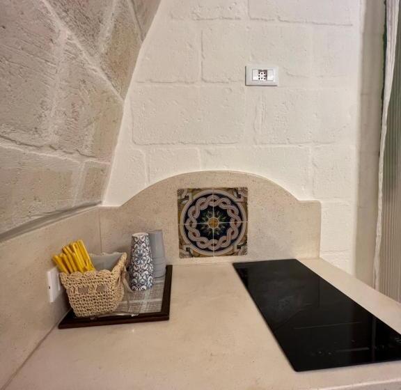 سوئیت با وان آب گرم, I Trulli Del Tupparello