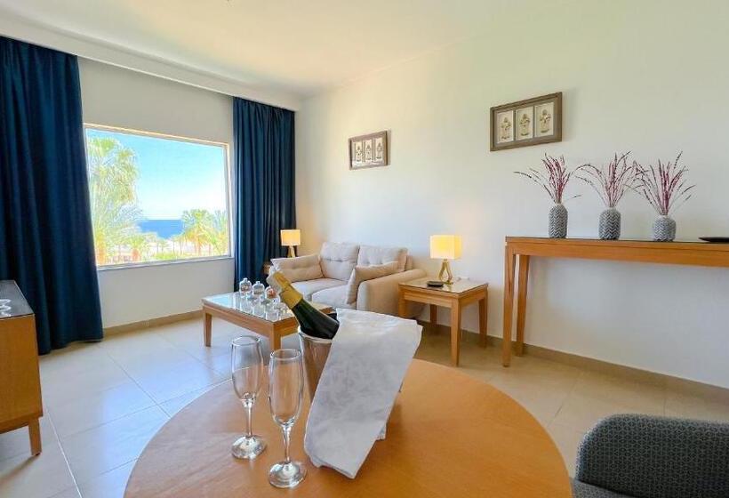 سوییت جونیور با چشم‌انداز دریا, Club Reef Resort & Spa