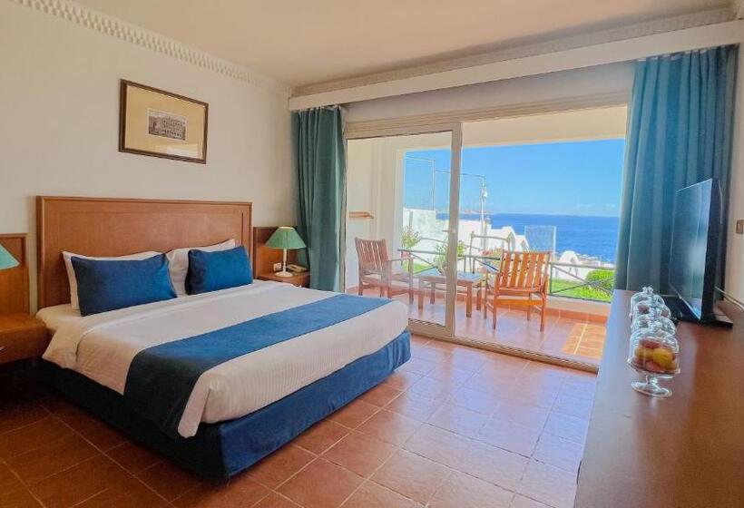 اتاق خانوادگی, Club Reef Resort & Spa