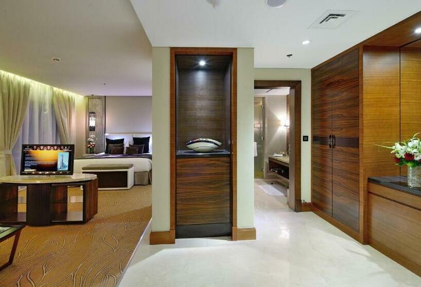 Президентский Люкс, The Tower Plaza Hotel Dubai