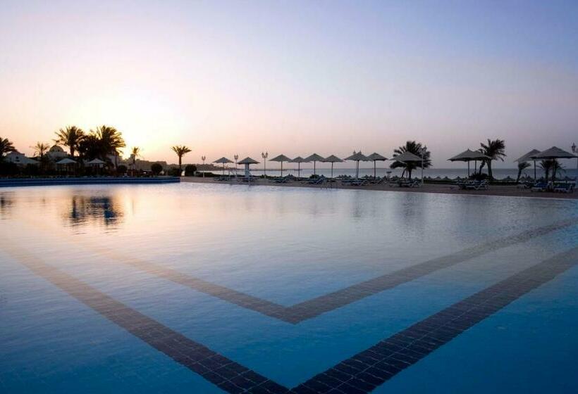 اتاق لوکس با چشم‌انداز دریا, Old Palace Resort Sahl Hasheesh