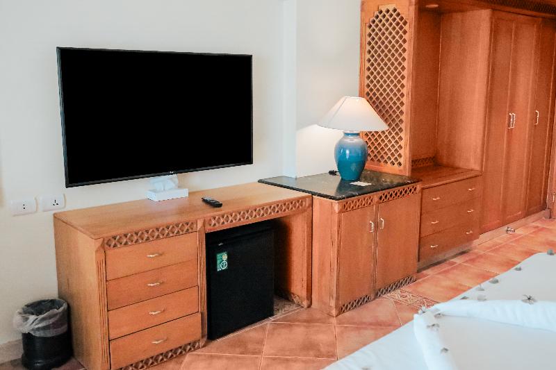 اتاق لوکس با چشم‌انداز دریا, Old Palace Resort Sahl Hasheesh