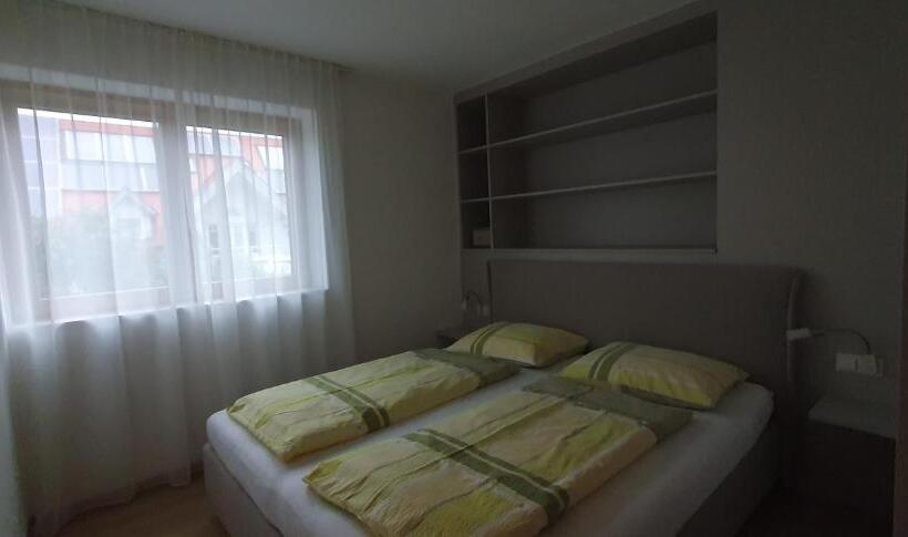 Апартаменты 1 Спальня с Балконом, B&b Haus Grüner