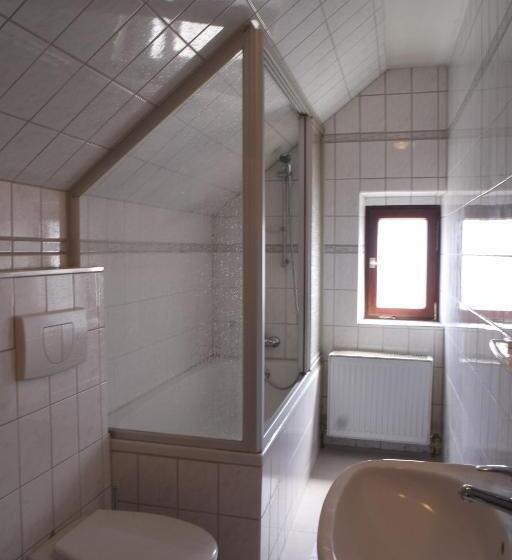 豪华房间, Gaststätte Schwenksaal