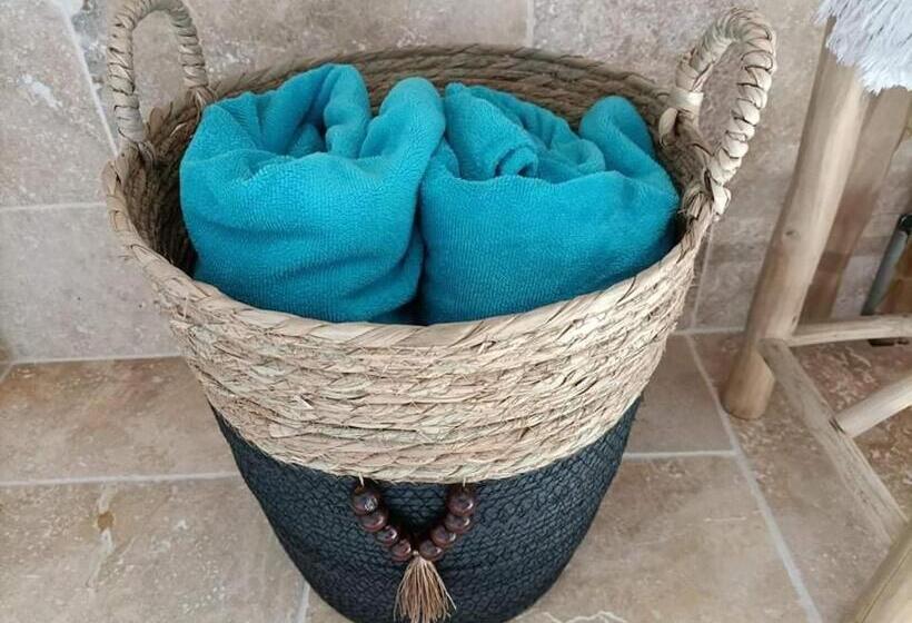 Номер Deluxe с Балконом, La Maison Bleue