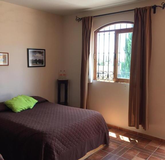 バルコニー付きスタンダードトリプルルーム, Hostal El Dulce Nombre