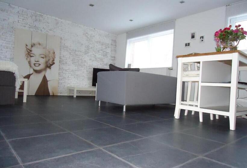 اتاق لوکس با چشم‌انداز باغ, B&b Sloterpark