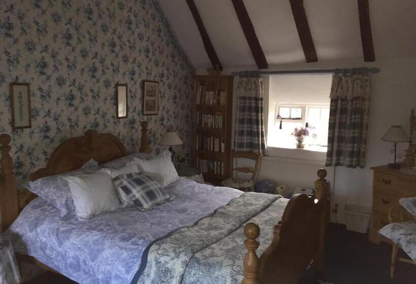 Standard room with outdoor bath, Clayton Wickham Farmhouse