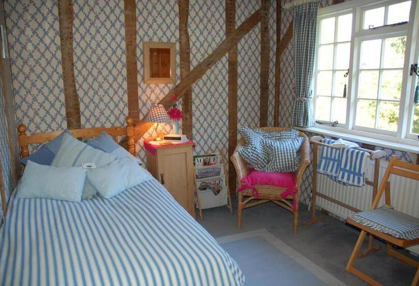 Номер Стандарт Индивидуальный Совместная Ванная, Clayton Wickham Farmhouse