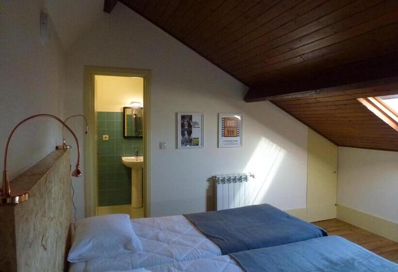 Quarto Estandar Banheiro Compartilhado, Canvas Atelier Hostel