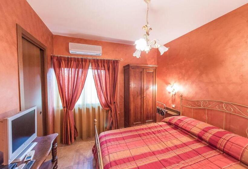 Quarto Estandar, Locanda Del Borgo