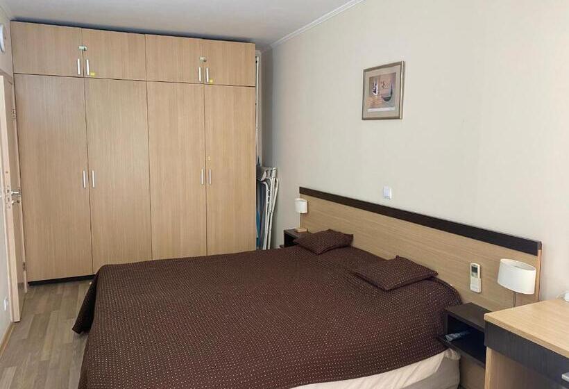דירת חדר נוף לים, First Line Apartment At Obzor