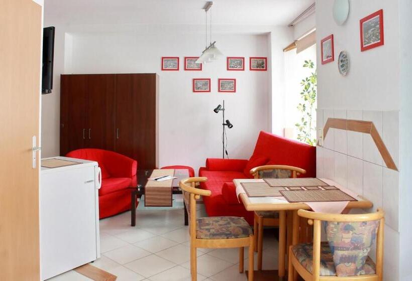 Четырехместный Номер Стандарт, Pension Pieschen Dresden