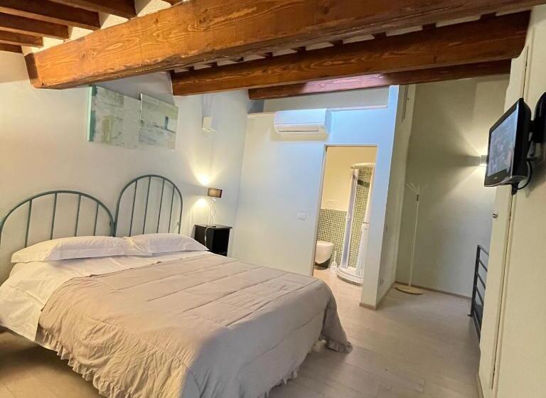 Quarto Deluxe Vista Cidade, Guesthouse Via Di Gracciano   Adults Only