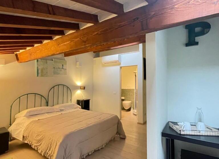 اتاق لوکس با چشم‌انداز شهر, Guesthouse Via Di Gracciano   Adults Only