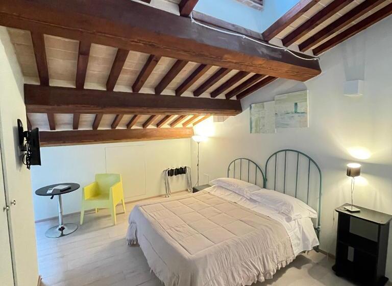 Quarto Deluxe Vista Cidade, Guesthouse Via Di Gracciano   Adults Only