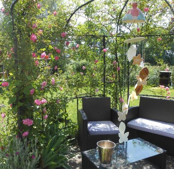 Номер Стандарт Вид на Сад, Chambre D Hôtes Myrtille