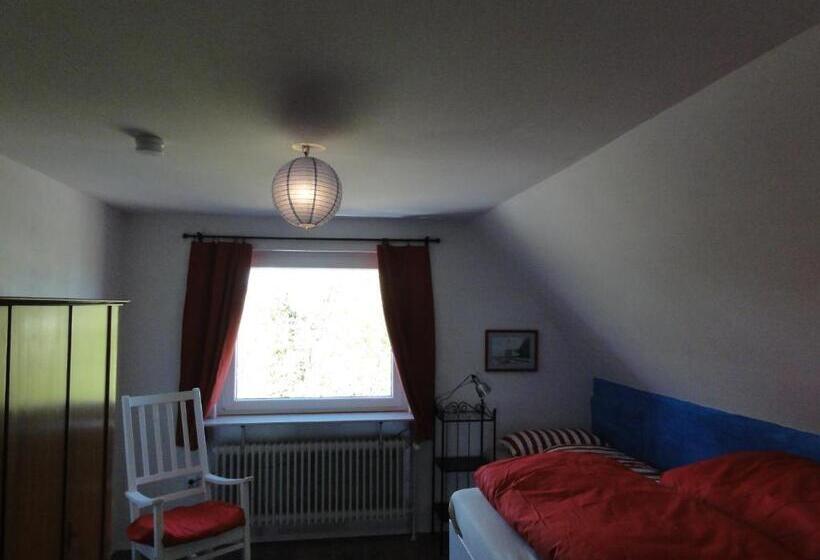 Семейный Номер, Peanuts Hostel & Meer