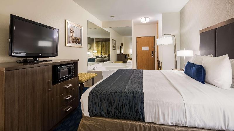 سوئیت با تخت بزرگ, Best Western Plus Tulsa Inn & Suites