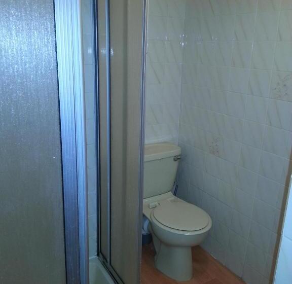 Четырехместный Номер Стандарт, Jesmond International