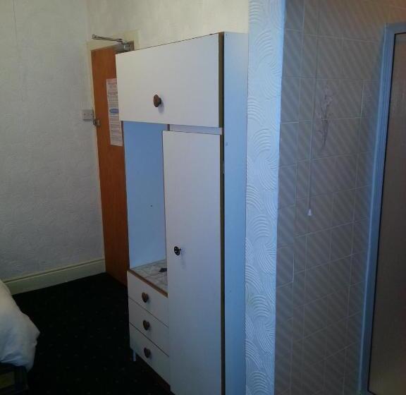 Семейный Номер, Jesmond International
