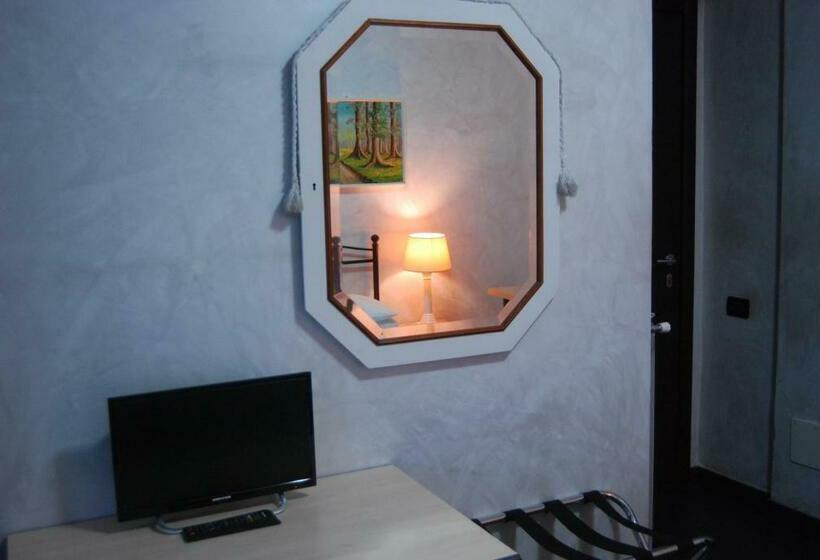 اتاق استاندارد یک تخته با سرویس بهداشتی مشترک, Casa Mama Guesthouse