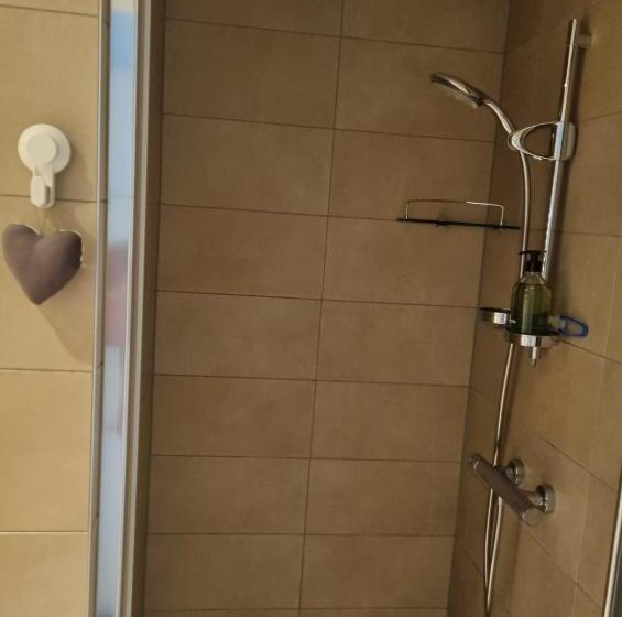 اتاق استاندارد, Romantic Room In Brussels Sky