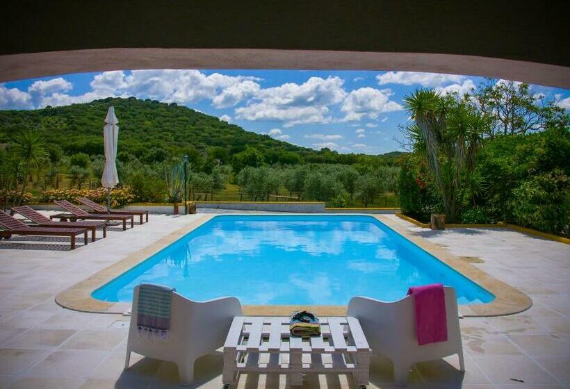 Дом 3 Спальни, Casas De Santa Rita