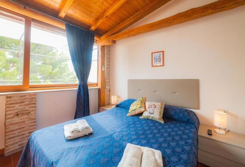 Apartamento 2 Quartos com Varanda, Tovimar Apartments