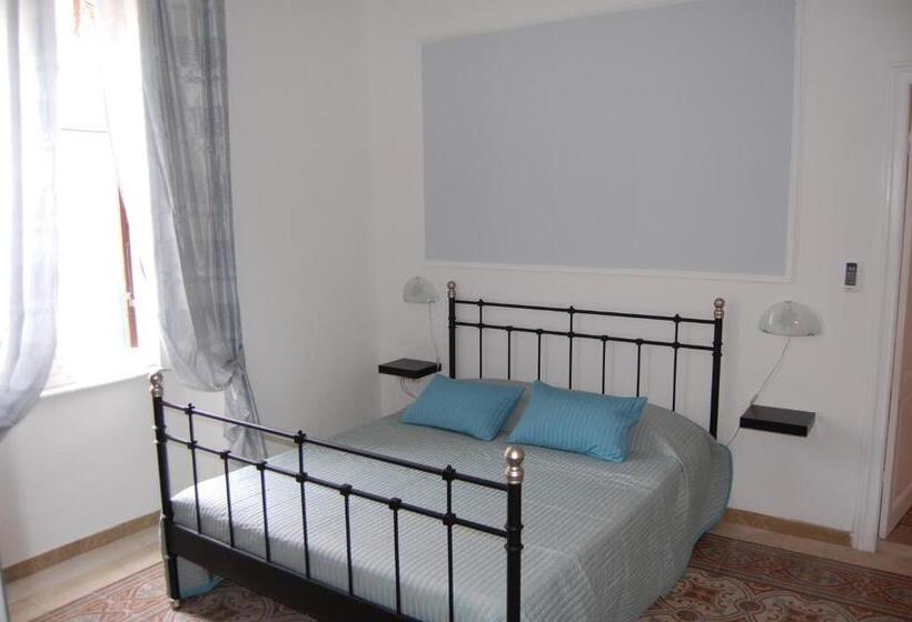 اتاق استاندارد با سرویس بهداشتی مشترک, Arena Alfieri B&b