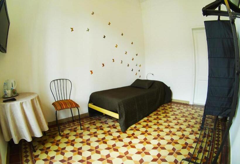 اتاق استاندارد یک تخته با سرویس بهداشتی مشترک, Arena Alfieri B&b